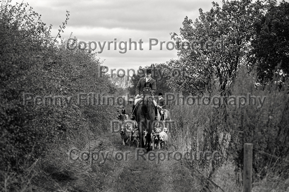 South_Notts_Hoveringham_B&W_28th_Oct_2021_354